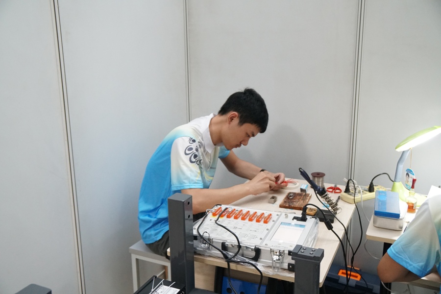 第十届江苏省大学生力学竞赛基础力学实验赛在河海大学举行