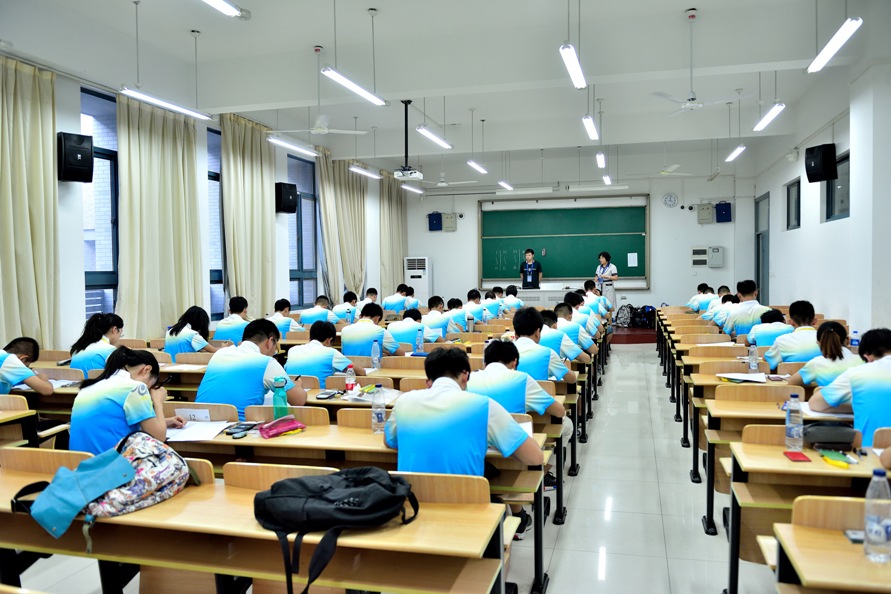 第十届江苏省大学生力学竞赛基础力学实验赛在河海大学举行