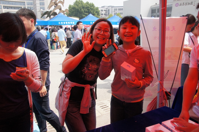 江苏省力学学会“生活中的力学”科普宣传活动在全国科技活动周暨江苏省第二十八届科普宣传周主场进行