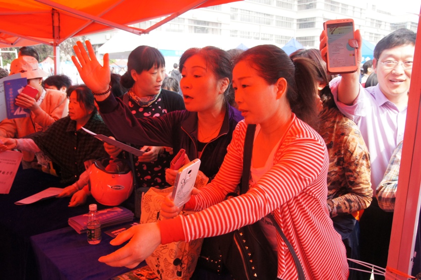 江苏省力学学会“生活中的力学”科普宣传活动在全国科技活动周暨江苏省第二十八届科普宣传周主场进行