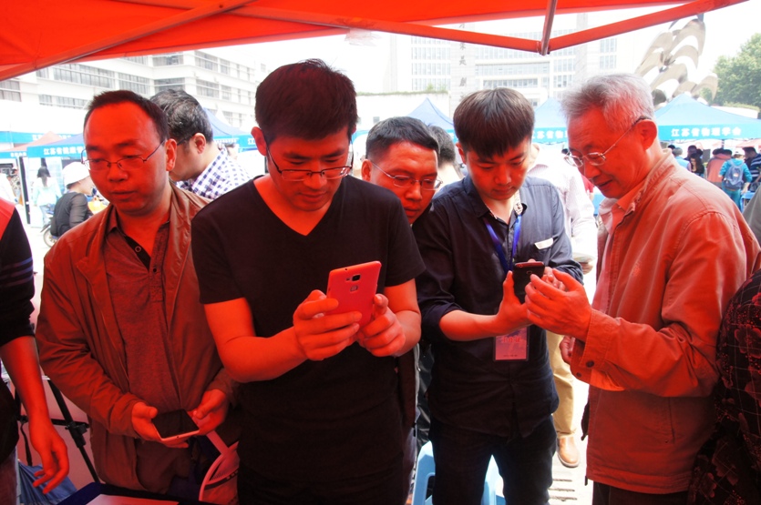 江苏省力学学会“生活中的力学”科普宣传活动在全国科技活动周暨江苏省第二十八届科普宣传周主场进行