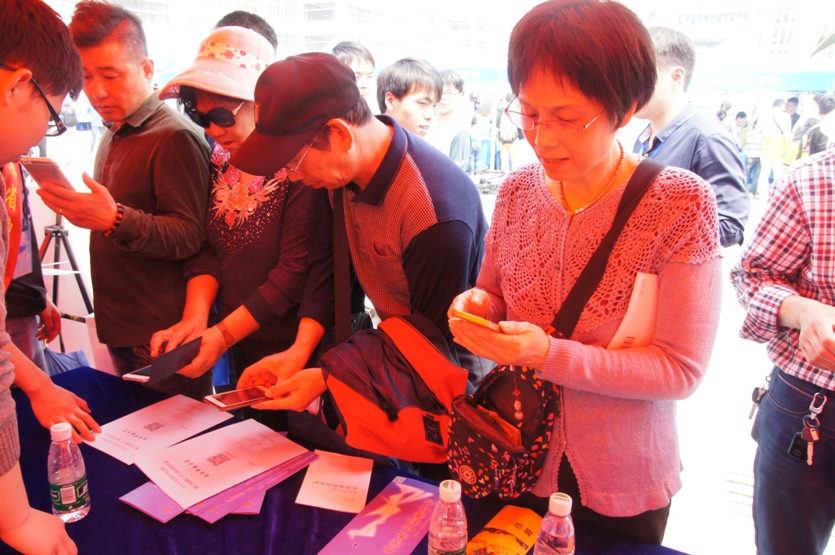 江苏省力学学会“生活中的力学”科普宣传活动在全国科技活动周暨江苏省第二十八届科普宣传周主场进行